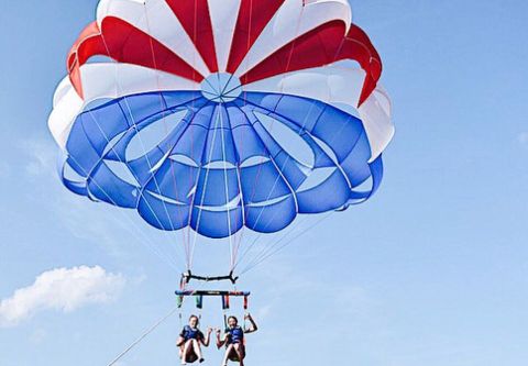 Nor'Banks Sailing Center, Parasailing